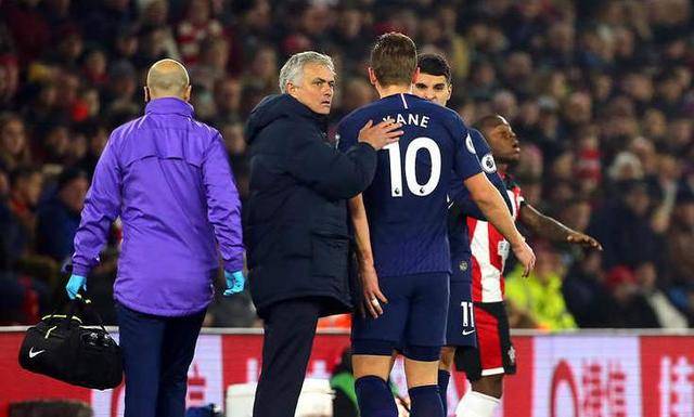  凯恩戴帽助热刺大胜埃弗顿延续争冠悬念