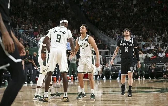 库里三分雨浇灭热火勇士客场豪取五连胜